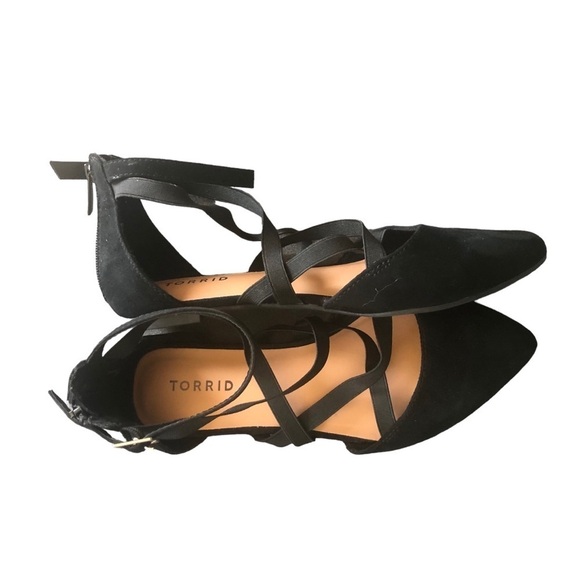 Torrid Black Faux Suede Strappy Pointy Toe Flats Sz. 7.5WW Back Heel Zippers - Picture 1 of 7